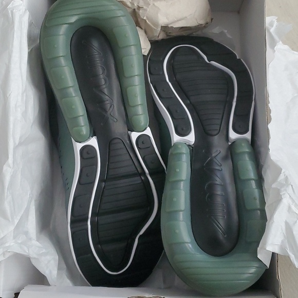 Nike clay green sz 11 airmax 270 - Picture 2 of 2
